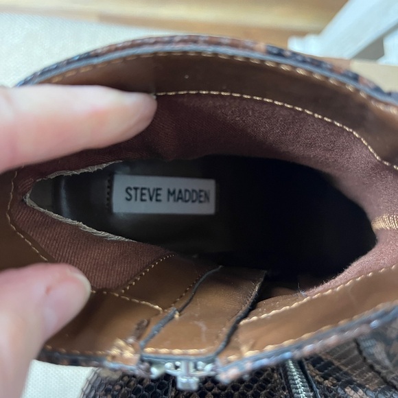 Steve Madden, EUC Dk Brown Snake Print  4” Heeled Boots - Picture 6 of 9